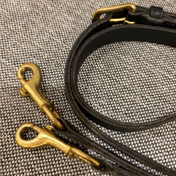 Vintage COACH Court Turn lock Crossbody Bag - Model 9870 in Black - Picture 9 of 11